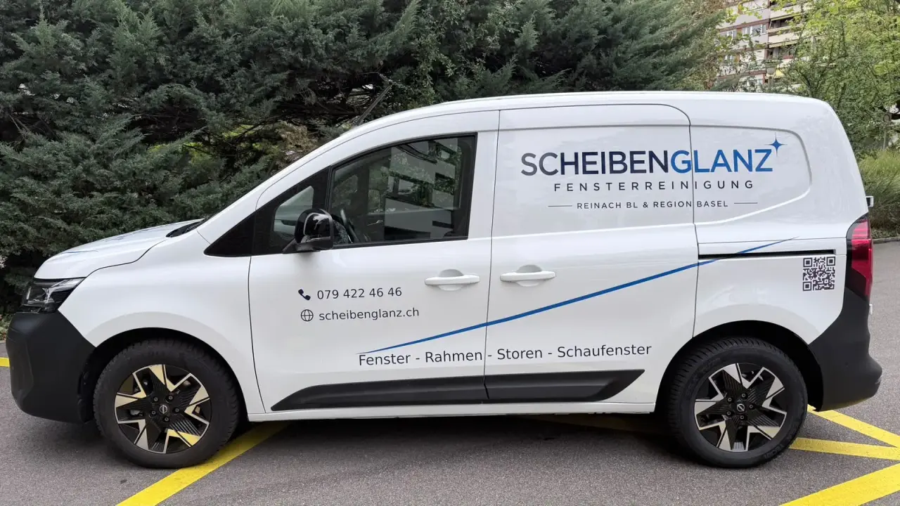 ScheibenGlanz Firmenauto mit Beschriftung – Fensterreinigung in Reinach BL und Region Basel